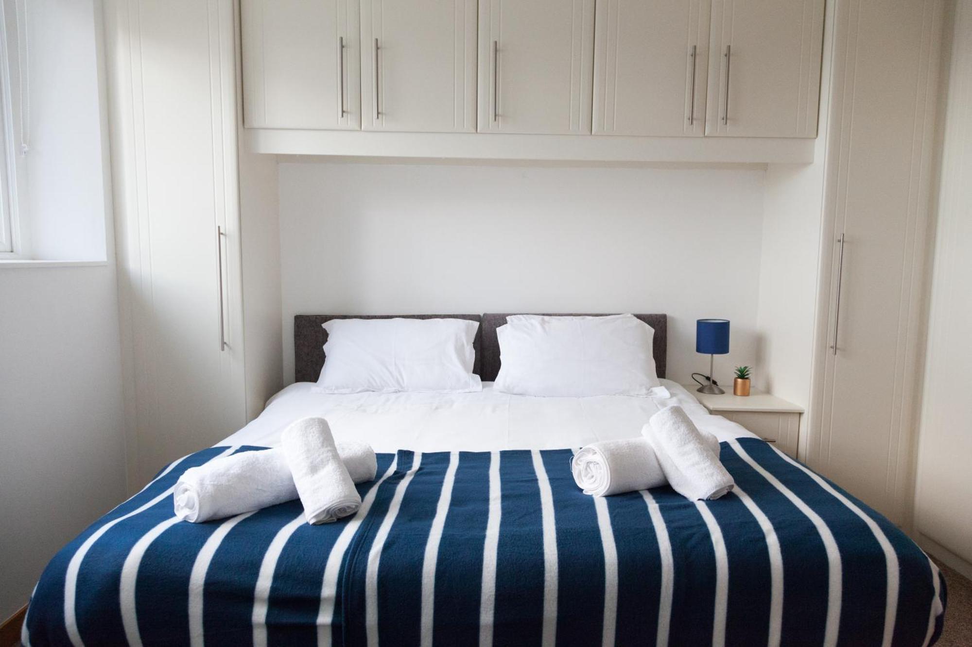 Weekly & Monthly Stays In Penthouse For Contractors Or Leisure Single Or Superking Beds Available Birkenhead Zewnętrze zdjęcie