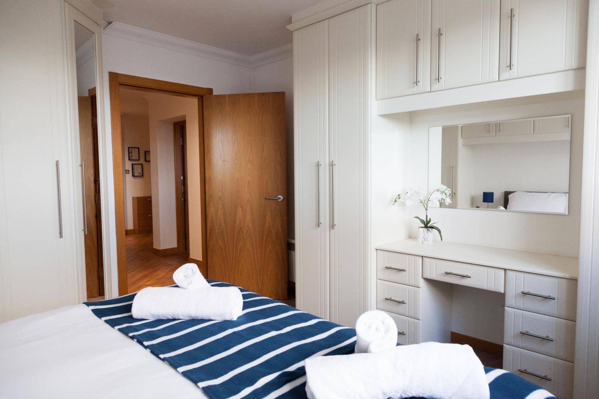 Weekly & Monthly Stays In Penthouse For Contractors Or Leisure Single Or Superking Beds Available Birkenhead Zewnętrze zdjęcie