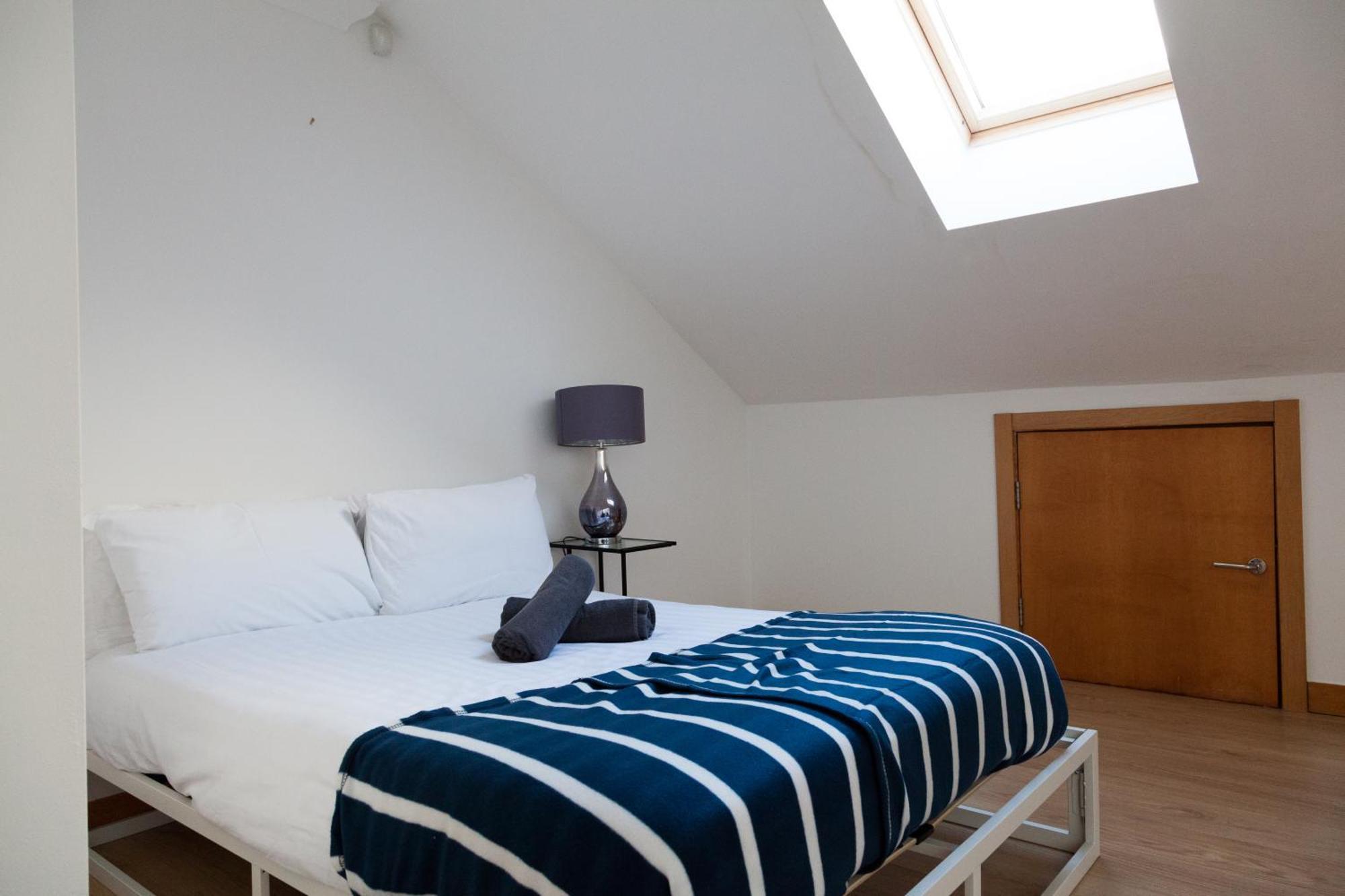 Weekly & Monthly Stays In Penthouse For Contractors Or Leisure Single Or Superking Beds Available Birkenhead Zewnętrze zdjęcie