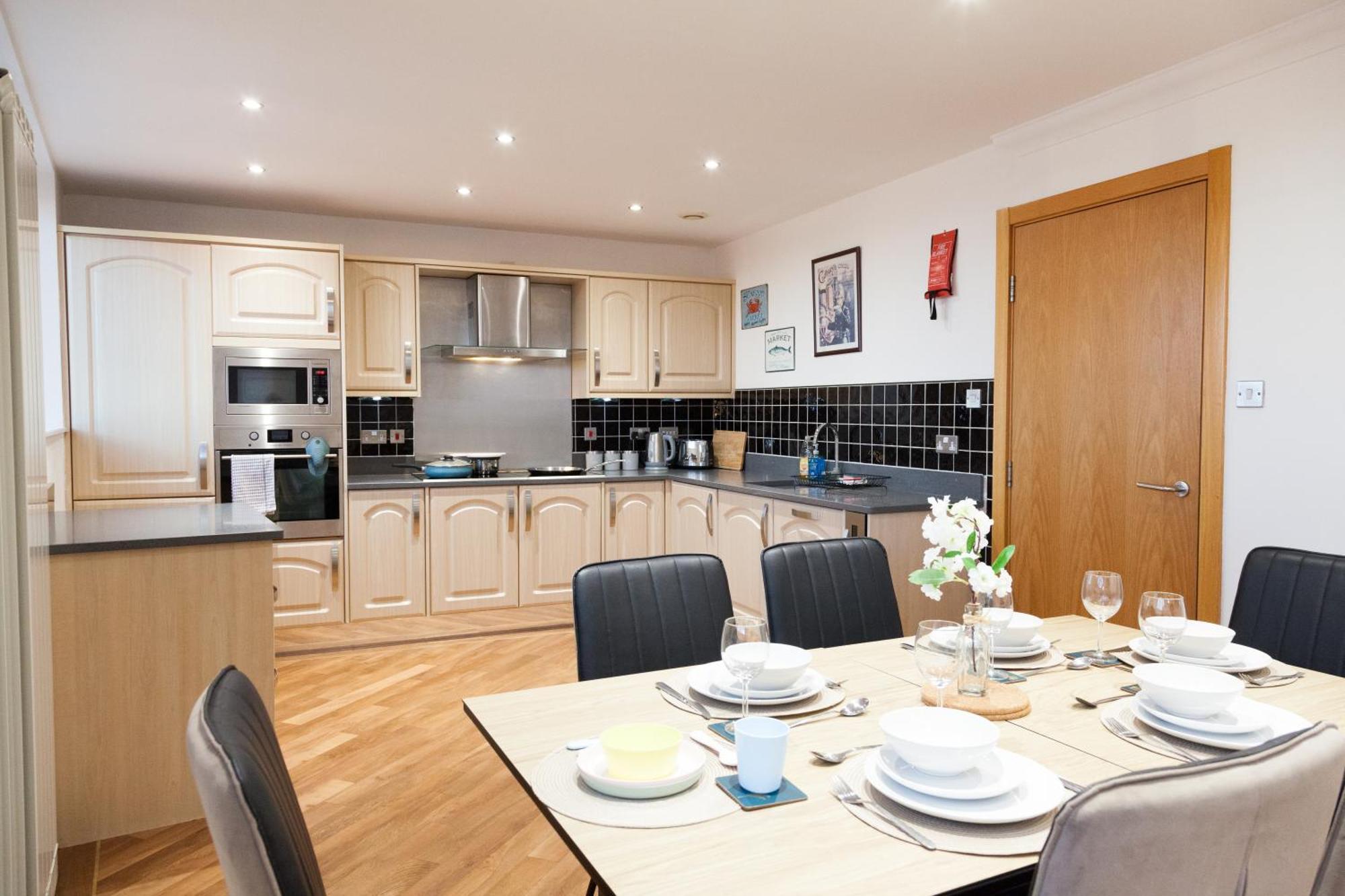 Weekly & Monthly Stays In Penthouse For Contractors Or Leisure Single Or Superking Beds Available Birkenhead Zewnętrze zdjęcie