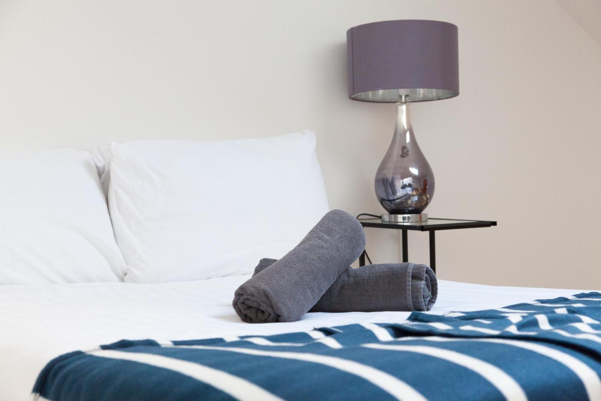 Weekly & Monthly Stays In Penthouse For Contractors Or Leisure Single Or Superking Beds Available Birkenhead Zewnętrze zdjęcie